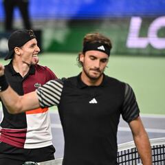 Tsitsipas sigue en crisis