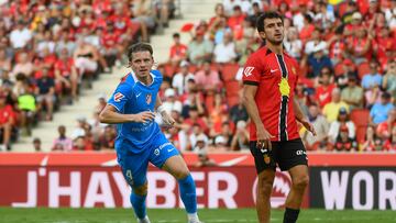 PALMA DE MALLORCA, 21/09/2025.- El centrocampista británico del Atlético de Madrid Conor Gallagher celebra tras anotar un gol este domingo, durante el partido de la jornada 5 de LaLiga EA SPorts, entre el Real Mallorca y el Atlético de Madrid, que se disputa en el estadio de Son Moix de Palma de Mallorca. EFE/ Miquel A. Borràs
