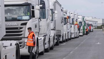 Huelga de transporte: fechas, cu¨¢ndo empieza, qui¨¦n la convoca y qu¨¦ piden los transportistas