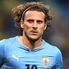 Diego Forlán buscaría terminar su carrera en el Veracruz