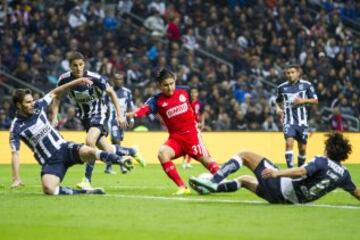 Chivas venció a domicilio 3-1 a Monterrey con doblete del canterano rojiblanco. 