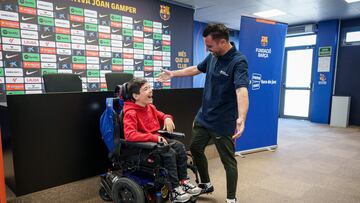 Xavi, con Bruno, en un acto de la Fundació del Barça.