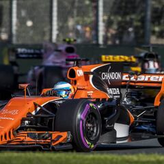 McLaren y Honda hablan de "carrera prodigiosa" de Alonso