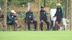 Rueda acompaña la práctica que dirige Redín antes de Alianza