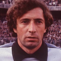 Se ahoga heroicamente
Jesús Castro (1993)