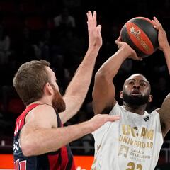 El Baskonia apabulla al UCAM de Sito Alonso