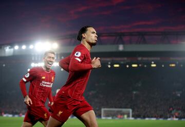 Van Dijk wheels away.