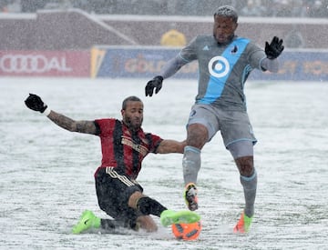 El Atlanta gana la pelea de bolas de nieve ante el Minnesota