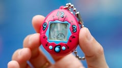 Atención si tienes este Tamagotchi olvidado en casa: puede llegar a valer casi 1.800 euros
