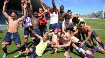 Se fue a la B en la temporada 2010/11 luego de estar 35 años en primera. El equipo del principado tan solo pudo sumar 44 puntos en toda la temporada. Ganó nueve partidos, empató 17 y perdió 12. Su retorno a la Ligue 1 se produjo en 2013.