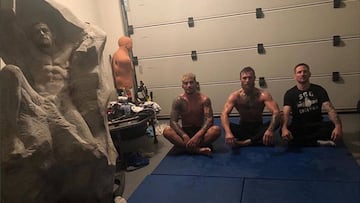 La última excetricidad de McGregor, una escultura a tamaño real de estilo clásico