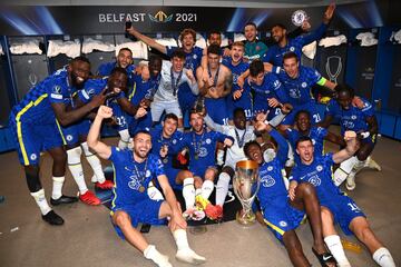El campe¨®n de Europa ha aumentado su cotizaci¨®n con el fichaje de Lukaku (100) situ¨¢ndolo como el jugador m¨¢s valioso de los 'blues'. Tras ¨¦l est¨¢ un canterano como Mount (75) y aparecen nombres de j¨®venes talentos fichados en las ¨²ltimas temporadas por el equipo ingl¨¦s: Havertz (70), Werner y Kant¨¦ (55) y Pulisic (50).
