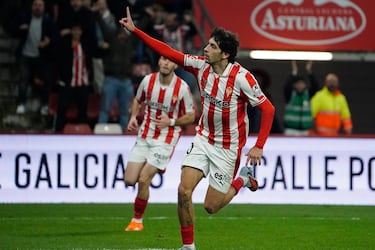 En un nivel altísimo está un Gelabert que encadena tres jornadas viendo puerta. Ante el Granada lo hizo, además, para dar la victoria al Sporting, en el minuto 89. Una preciosa jugada individual, que acabó dentro de las mallas.

