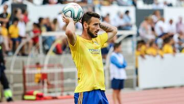 Javi Navarro, el canterano de moda en el Cádiz