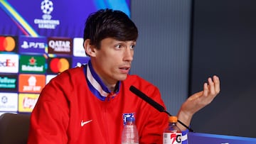 Robin Le Normand, en la rueda de prensa previa al Atlético-Tottenham.