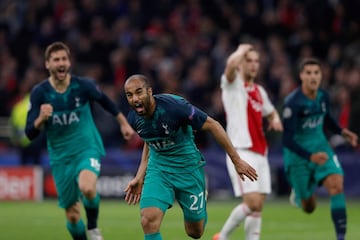 El equipo de Ámsterdam llegó con ventaja de un gol a su casa. En el primer tiempo metieron dos más. Los Spurs necesitaban tres y pasar por gol de visitante. Lucas Moura se puso el traje de héroe. Metió los tres, al 55', 59' y al 96' en el último suspiro del encuentro. Jugarán su primera final de Champions League.