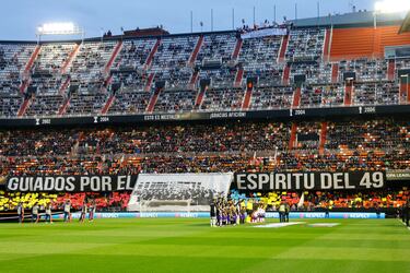 Los tifos de Mestalla. El color de la grada en las grandes noches europeas, ligueras y coperas.