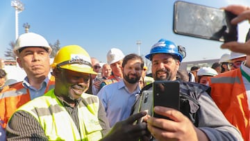 Gabriel Boric observa los avances de Santiago 2023 en terreno