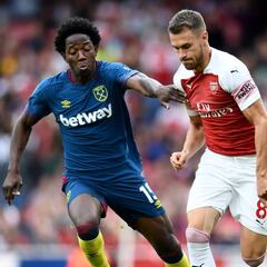 Carlos Sánchez juega los 90', pero West Ham cae ante Arsenal