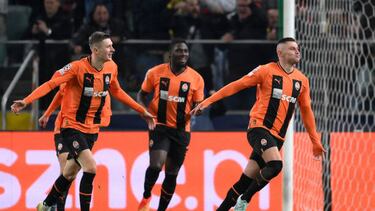 WARSAW, POLAND - OCTOBER 11: Oleksandr Zubkov of Shakhtar Donetsk celebrates after scoring their sides first goal during the UEFA Champions League group F match between Shakhtar Donetsk and Real Madrid at Wojska Polskiego Stadium on October 11, 2022 in Warsaw, Poland. (Photo by Adam Nurkiewicz/Getty Images)