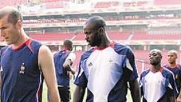 <b>FRANCIA PRIMERA</b>. Zidane, Thuram, Makelele... mandan en la selección gala.
