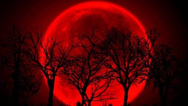 ¿Por qué se conoce el eclipse lunar como ‘Luna de Sangre’? El motivo por el que la Luna se vuelve roja