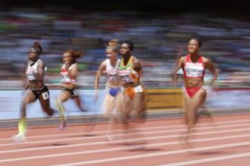 Ezinne Okparaebo y Murielle Ahoure en los 100 metros. 