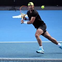 Nadal pierde ante Hurkacz en su preparación con la élite