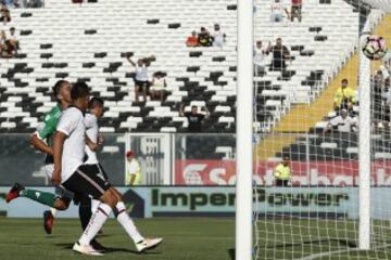 Futbol, Futbol, Colo Colo vs Audax Italiano. 
Segunda fecha, campeonato de Clausura 2016/17.
El jugador de Colo Colo Esteban Paredes, izquierda convierte su segundo gol contra Audax Italiano durante el partido de primera division disputado en el estadio Monumental de Santiago, Chile.
12/02/2017
Felipe Zanca/Photosport
*************

Football, Colo Colo vs Audax Italiano.   Second date, Closure Championship 2016/17.
Colo Colo's player Esteban Paredes, left, scores second goal, against Audax Italiano during the first division football match held at the Monumental stadium in Santiago, Chile.
12/02/2017.
Felipe Zanca/Photosport