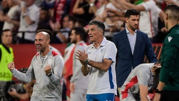 Sevilla advanced to the Europa League semifinals after defeating Manchester United in their second leg yesterday under coach Jose Luis Mendilibar.