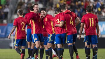 Fabi&aacute;n, felicitado por la Sub-21.