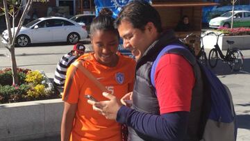 La jugadoras del equipo femenil recorrieron las calles del Centro de su ciudad para hacer un llamado de cara al juego de ida en el Estadio Hidalgo.