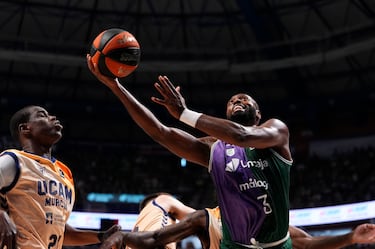 El UCAM Murcia dobla su ventaja y pone contra las cuerdas al Unicaja