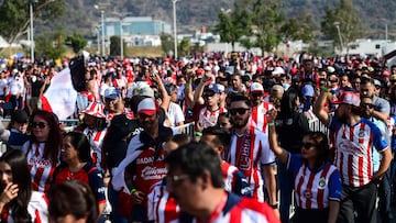 Afición de las Chivas antes del partido vs Tigres en la final del Clausura 2023.