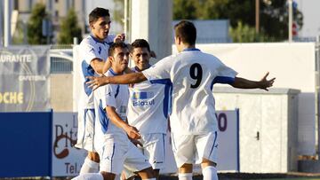 Perag&oacute;n celebra un gol junto a sus compa&ntilde;eros del Puerta Bonita en la 2013-14