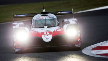 GRAF5740. FUJI (JAPÓN), 12/10/2018.- El español Fernando Alonso, que lidera el Mundial de Resistencia (WEC) con el equipo Toyota Gazoo Racing junto al suizo Sebastien Buemi y al japonés Kazuki Nakajima, marcó este viernes el me