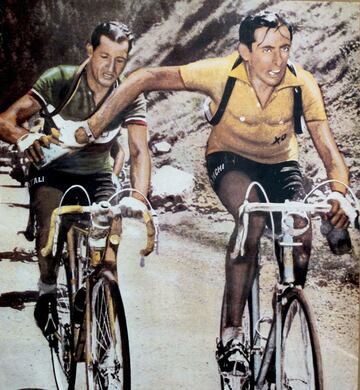 Ambos ciclistas mantuvieron a Italia dividida por casi 10 años. Cada uno ganó tres Tour. Mientras que a Coppi lo apoyaban los sectores más pudientes del país a Bartali los más rurales y agricultores. La mayor rivalidad que se ha conocido nunca entre dos deportistas. Coppi y Bartali. Bartali y Coppi. Hay mucha literatura en torno a dos personajes que, en contra de lo que se pueda suponer, no se odiaban. Al contrario.