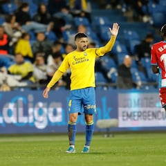 Álex Suárez levanta la mano