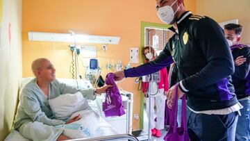 El Pucela visita a los niños en los hospitales