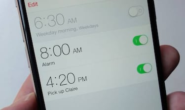Trucos para usar el móvil de despertador sin perder batería y sin oír las notificaciones