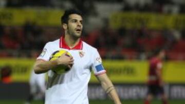 Según 'Daily Mail', Tottenham y Sevilla negocian por Negredo