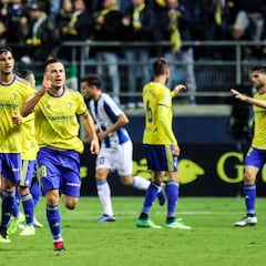 El Cádiz coge ventaja ante la segunda unidad de Rubi