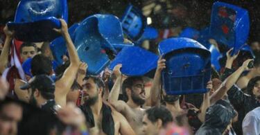 Atlético fans pull out Calderón seats after Real Madrid win