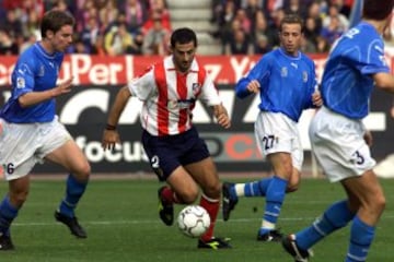 En la temporada 01/02, fichó por el Atlético de Madrid para incorporarse en su proyecto para regresar a Primera División. Los colchoneros pagaron 3 millones de euros por su fichaje.