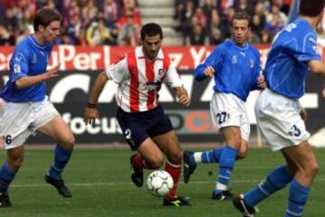 En la temporada 01/02, fichó por el Atlético de Madrid para incorporarse en su proyecto para regresar a Primera División. Los colchoneros pagaron 3 millones de euros por su fichaje.