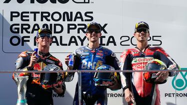 Álex Márquez, Pedro Acosta y Joan Mir en el podio del Gran Premio de Malasia disputado en el circuito Internacional de Sepang.