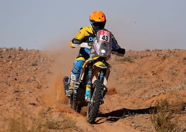 Milán Engel del Moto Racing Group en acción durante la etapa 9.