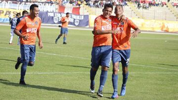 Jugadores de Universidad C&eacute;sar Vallejo celebrando un gol.