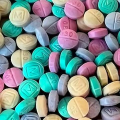 Alerta por el fentanilo arcoíris, una droga que arrasa entre los jóvenes