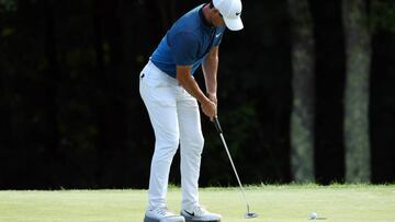 McIlroy y su nuevo putter. 